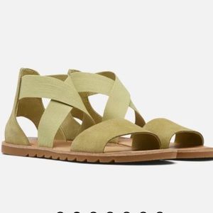 Sorel Ella 8.5 sandal in olive shade Chalk like new condition